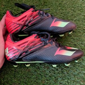 Messi 15.1 Built To Win Kids Soccer Cleats